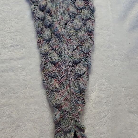 Mermaid Tail Blanket Handmade Crochet - Picture 8 of 12